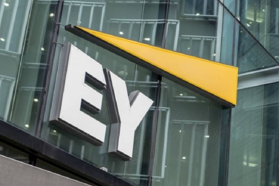 EY: Επιδεινώνονται τα συμπτώματα κατάθλιψης, άγχους και θυμού των εργαζομένων στην Ελλάδα